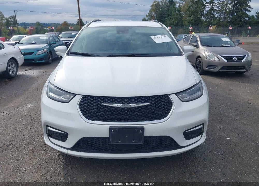 2022 CHRYSLER PACIFICA TOURING L VIN: 2C4RC1BG6NR170102