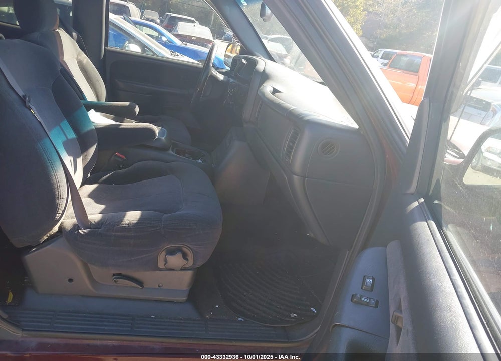 2000 CHEVROLET SILVERADO 1500 LS VIN: 2GCEK19VXY1253928