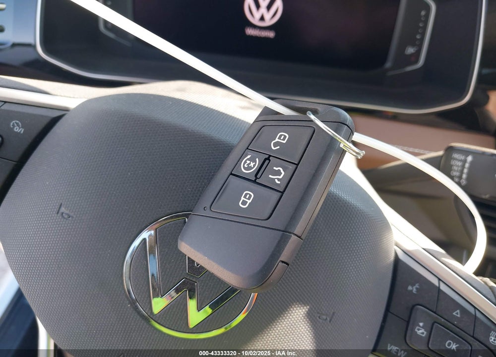 2025 VOLKSWAGEN JETTA 1.5T SEL VIN: 3VWGX7BU5SM061831