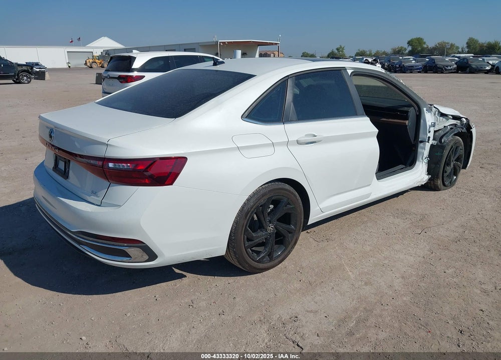 2025 VOLKSWAGEN JETTA 1.5T SEL VIN: 3VWGX7BU5SM061831