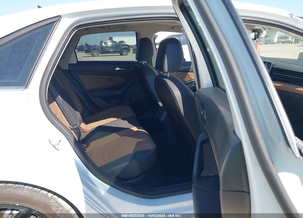 2025 VOLKSWAGEN JETTA 1.5T SEL VIN: 3VWGX7BU5SM061831