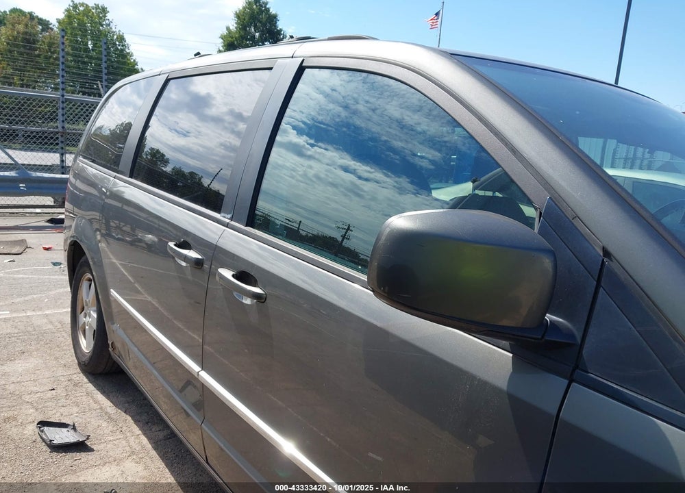 2010 DODGE GRAND CARAVAN SXT VIN: 2D4RN5D17AR317020