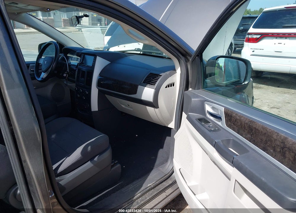 2010 DODGE GRAND CARAVAN SXT VIN: 2D4RN5D17AR317020