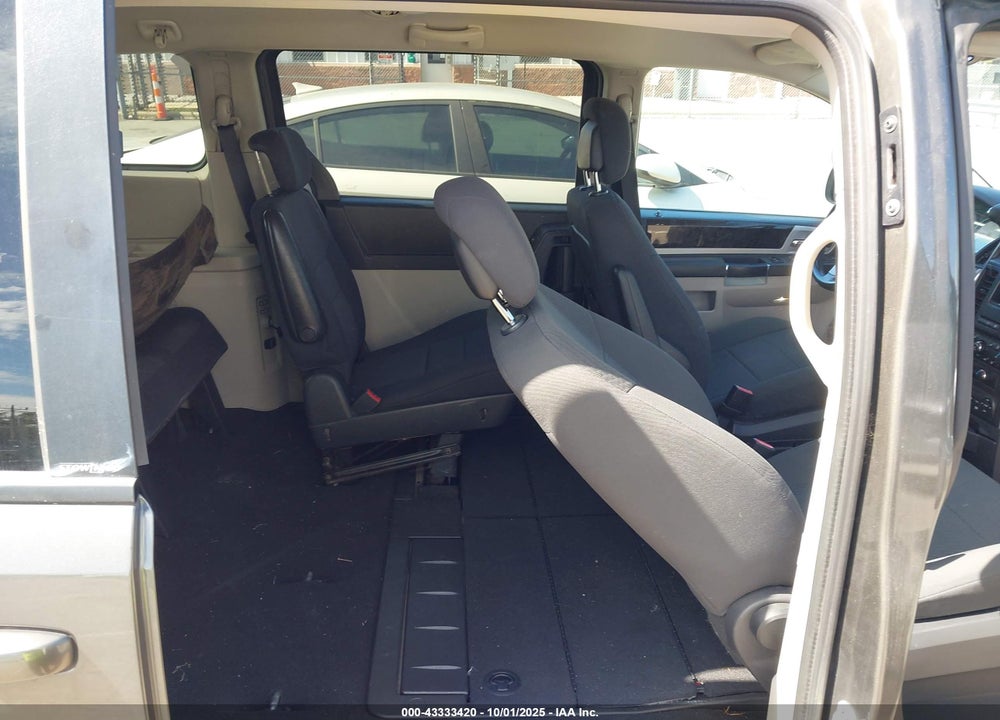 2010 DODGE GRAND CARAVAN SXT VIN: 2D4RN5D17AR317020