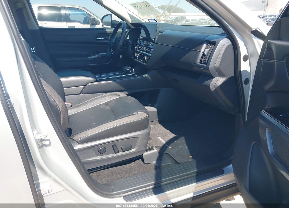 2023 NISSAN PATHFINDER SL FWD VIN: 5N1DR3CB0PC208521