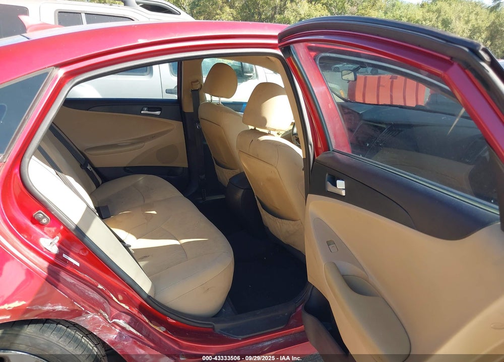 2011 HYUNDAI SONATA VIN: 5NPEB4AC1BH093262