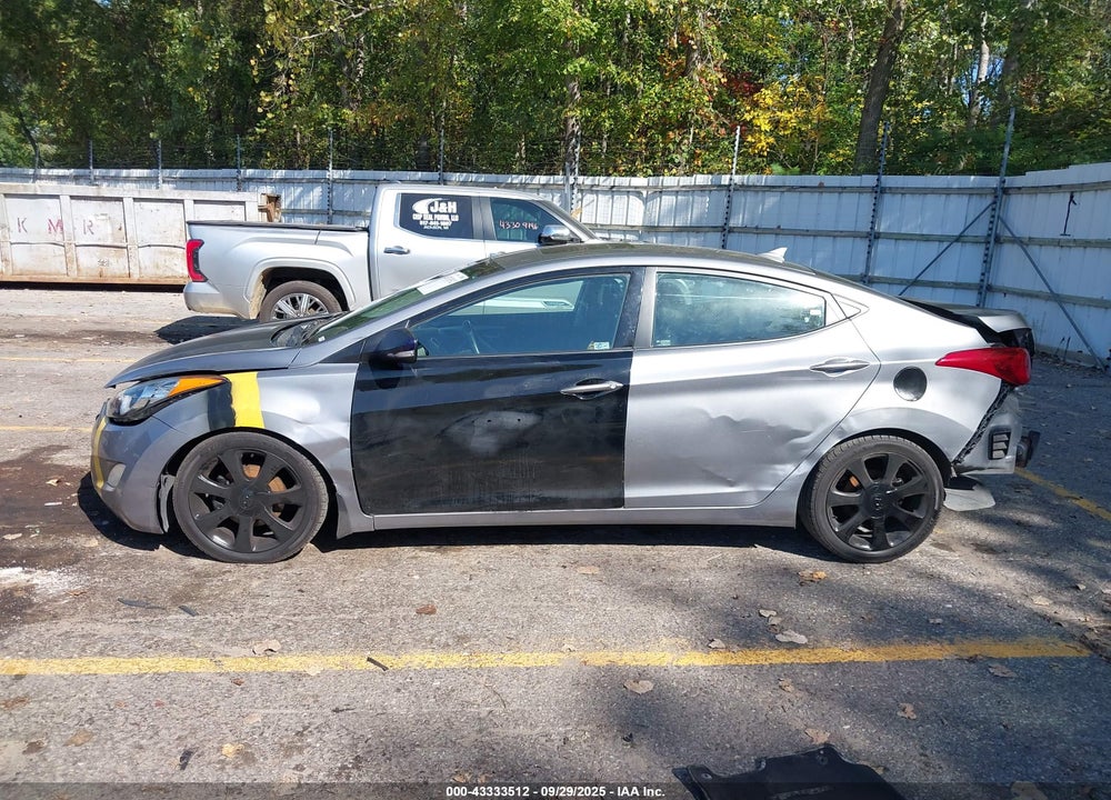 2013 HYUNDAI ELANTRA VIN: KMHDH4AE2DU768472
