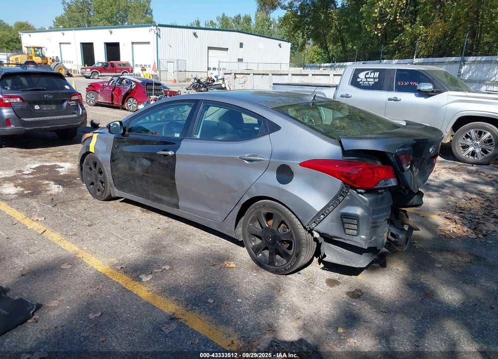 2013 HYUNDAI ELANTRA VIN: KMHDH4AE2DU768472