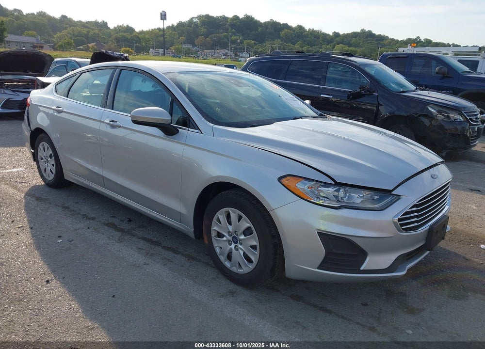 2019 FORD FUSION S VIN: 3FA6P0G77KR190106