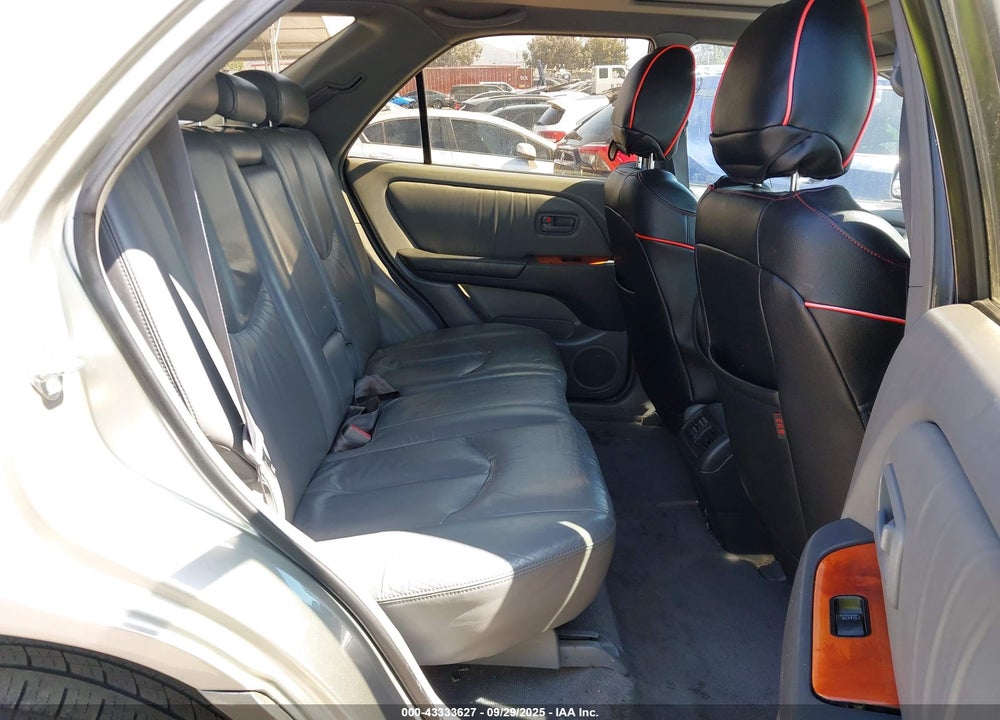 2000 LEXUS RX 300 VIN: JT6GF10U1Y0065822