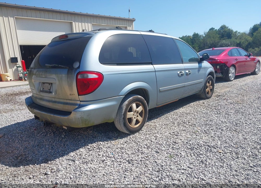 2005 DODGE GRAND CARAVAN SXT VIN: 2D4GP44L25R516611