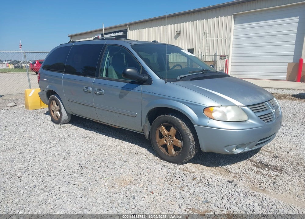2005 DODGE GRAND CARAVAN SXT VIN: 2D4GP44L25R516611