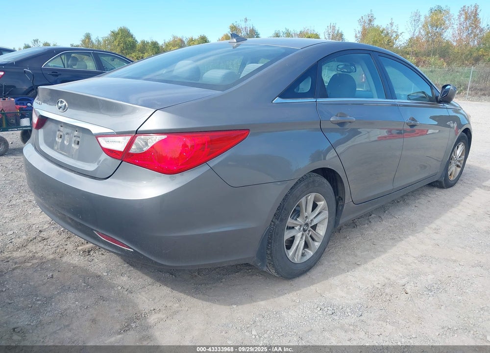 2013 HYUNDAI SONATA GLS VIN: 5NPEB4AC3DH567084