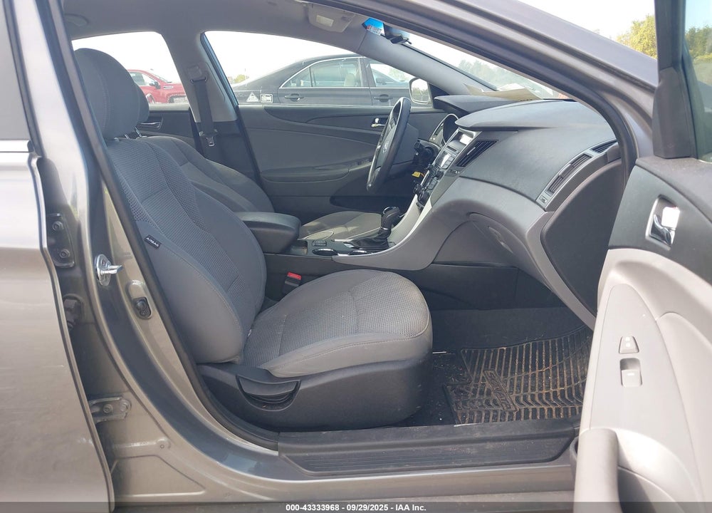 2013 HYUNDAI SONATA GLS VIN: 5NPEB4AC3DH567084