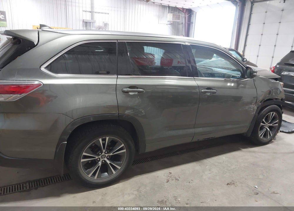 2016 TOYOTA HIGHLANDER XLE V6 VIN: 5TDJKRFH7GS274500