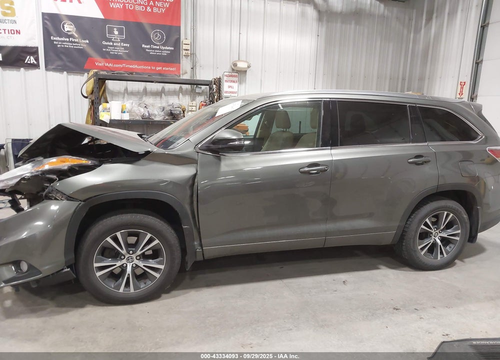 2016 TOYOTA HIGHLANDER XLE V6 VIN: 5TDJKRFH7GS274500