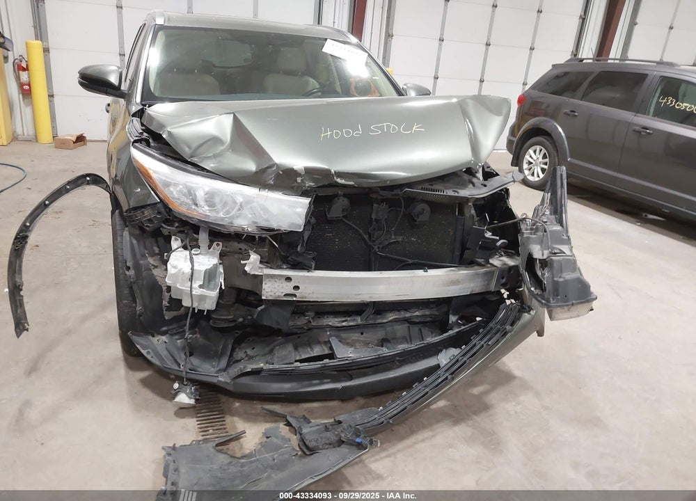 2016 TOYOTA HIGHLANDER XLE V6 VIN: 5TDJKRFH7GS274500