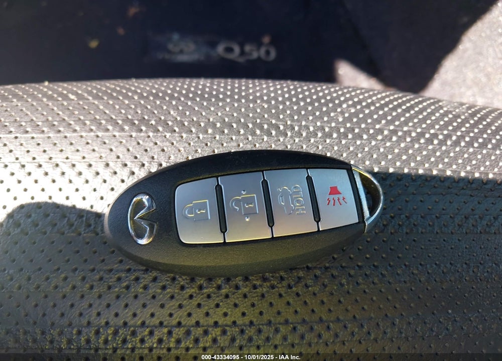 2015 INFINITI Q50 HYBRID PREMIUM/SPORT VIN: JN1AV7AR4FM850455