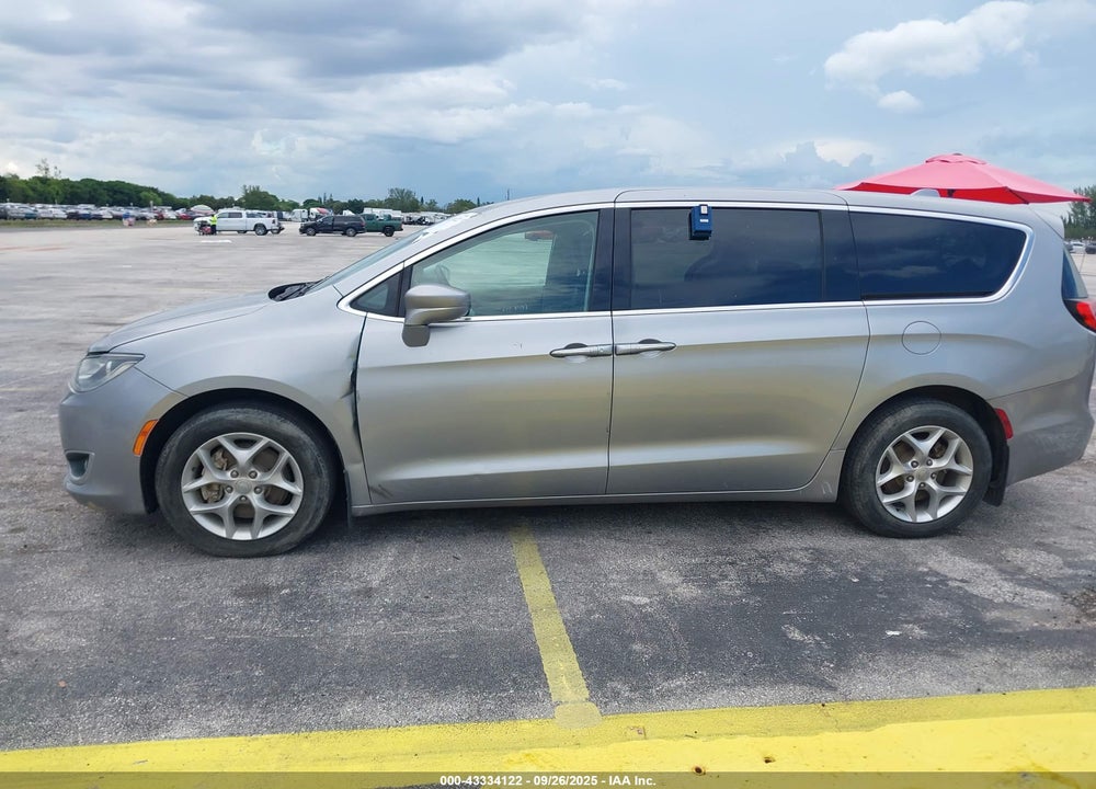 2019 CHRYSLER PACIFICA TOURING PLUS VIN: 2C4RC1FG9KR589101