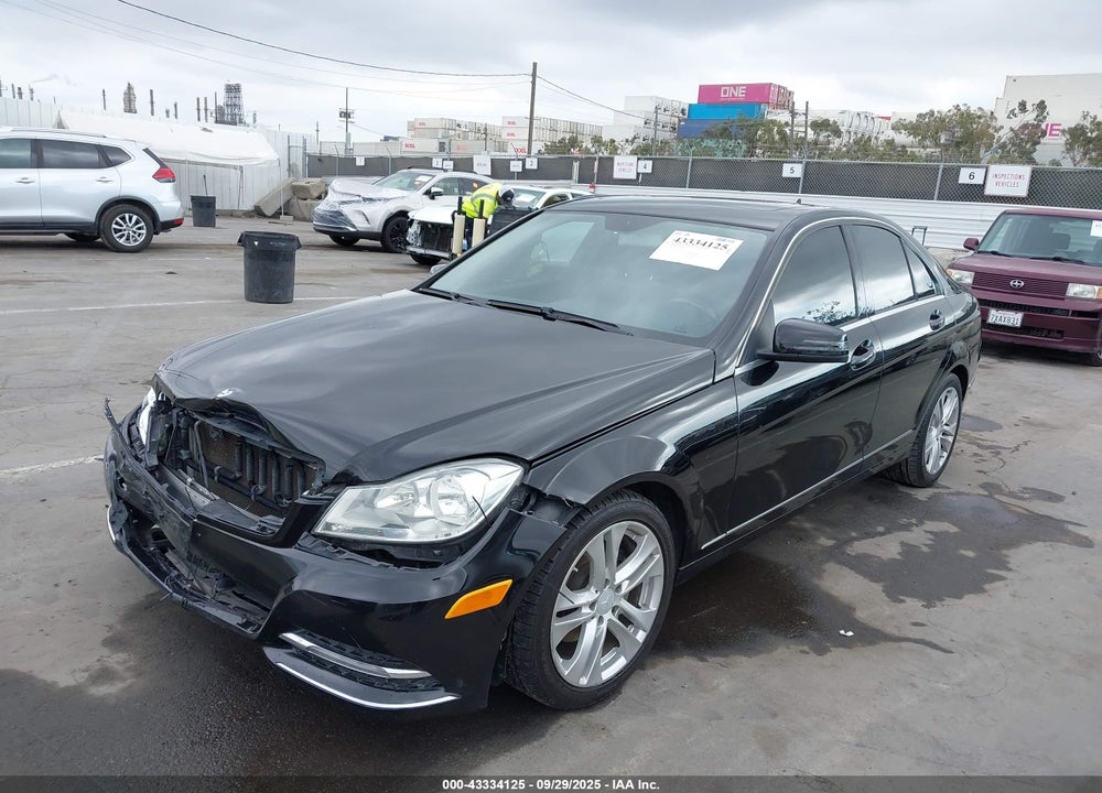 2012 MERCEDES-BENZ C CLASS VIN: WDDGF8BBXCR198022