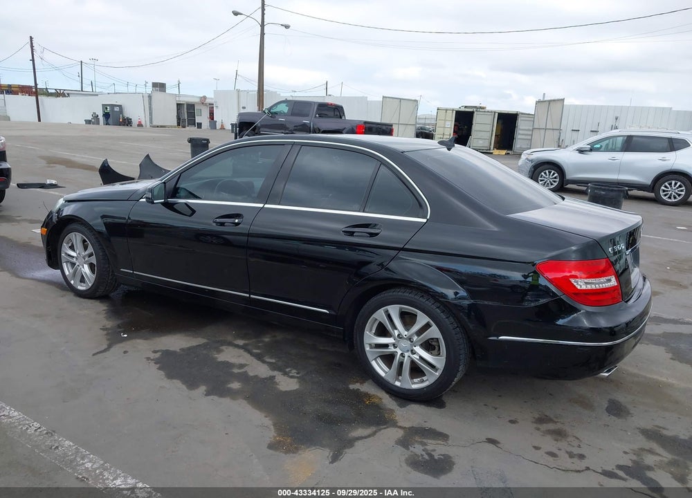 2012 MERCEDES-BENZ C CLASS VIN: WDDGF8BBXCR198022