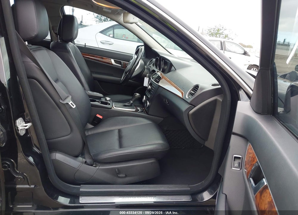 2012 MERCEDES-BENZ C CLASS VIN: WDDGF8BBXCR198022