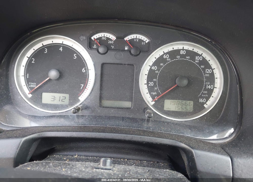 2004 VOLKSWAGEN JETTA GL VIN: 3VWRK69M34M132115