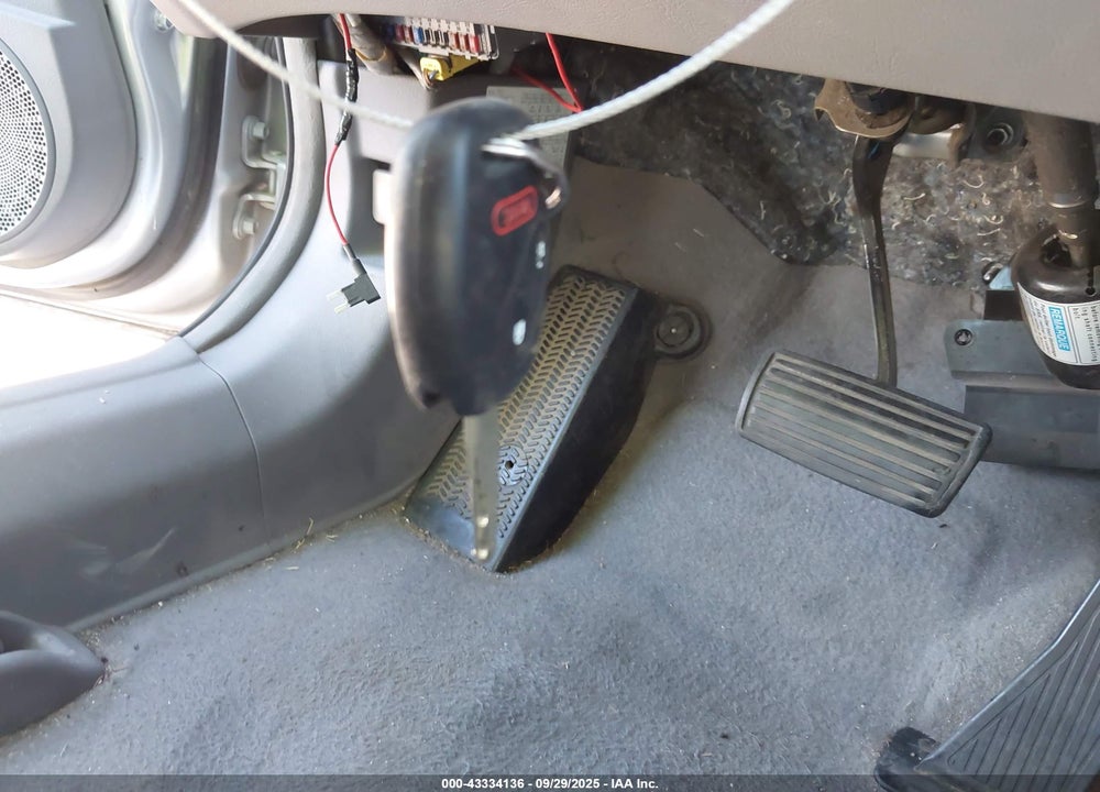 2006 HONDA CIVIC LX VIN: 1HGFA165X6L084840