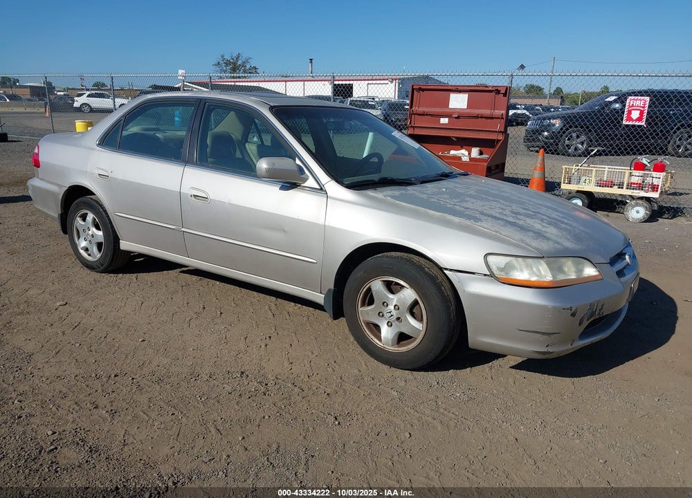 1998 HONDA ACCORD EX V6 VIN: 1HGCG1654WA010469