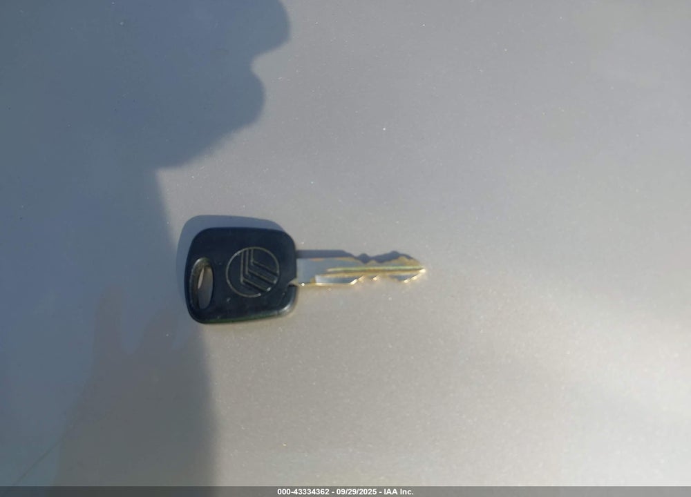 1998 MERCURY GRAND MARQUIS VIN: 2MEFM75W5WX658538