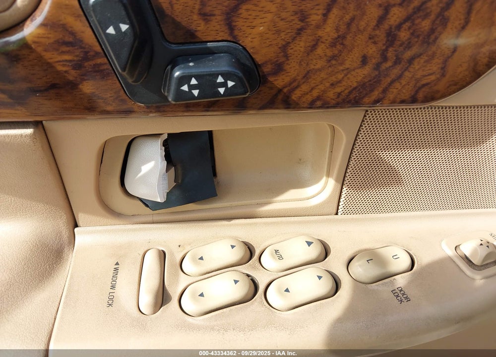 1998 MERCURY GRAND MARQUIS VIN: 2MEFM75W5WX658538