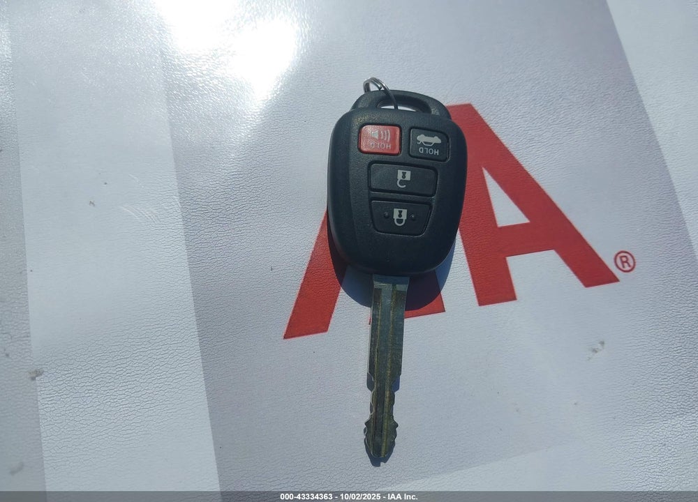 2019 TOYOTA COROLLA LE VIN: 2T1BURHE5KC204156