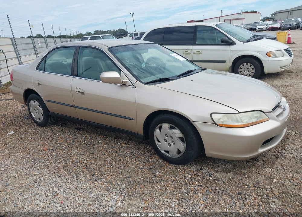 2000 HONDA ACCORD 3.0 LX VIN: 1HGCG1645YA020714