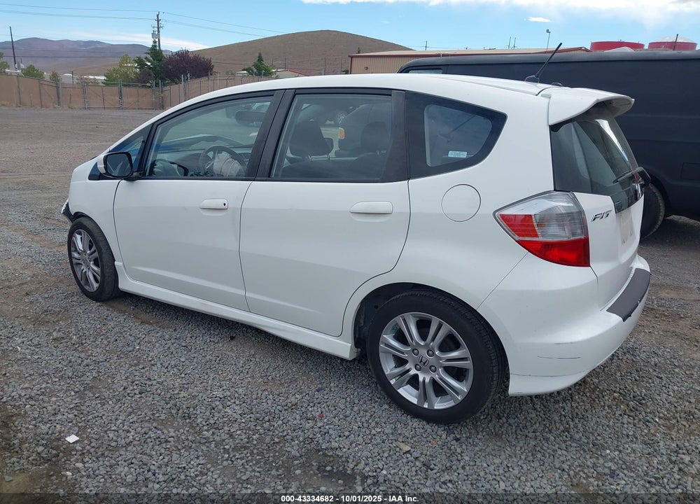 2009 HONDA FIT VIN: JHMGE88499S068268