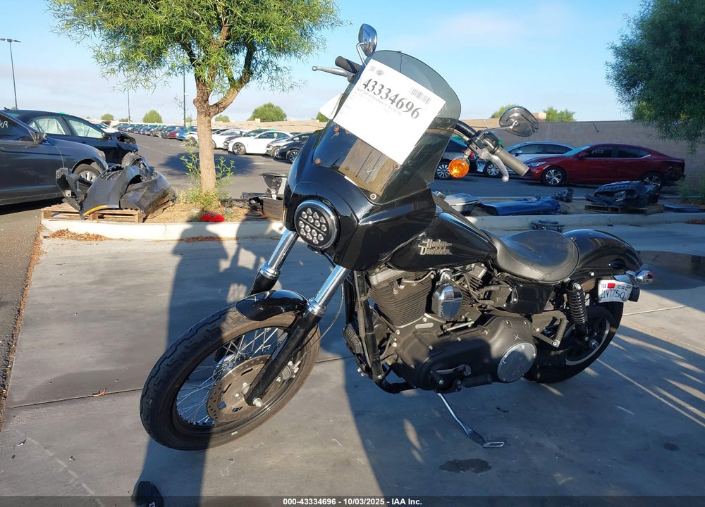 2015 HARLEY-DAVIDSON FXDBP DYNA STREET BOB VIN: 1HD1VAM32FC312181