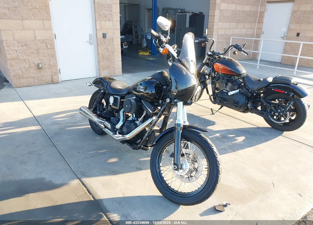 2015 HARLEY-DAVIDSON FXDBP DYNA STREET BOB VIN: 1HD1VAM32FC312181