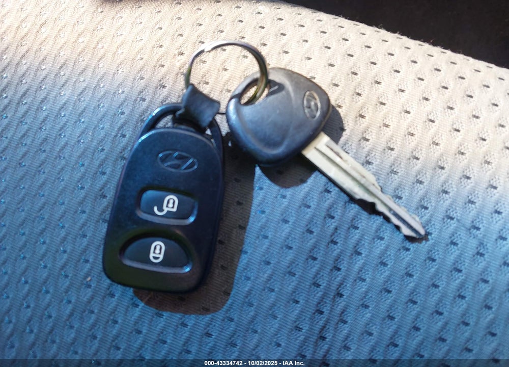 2009 HYUNDAI TUCSON VIN: KM8JM12B29U034178