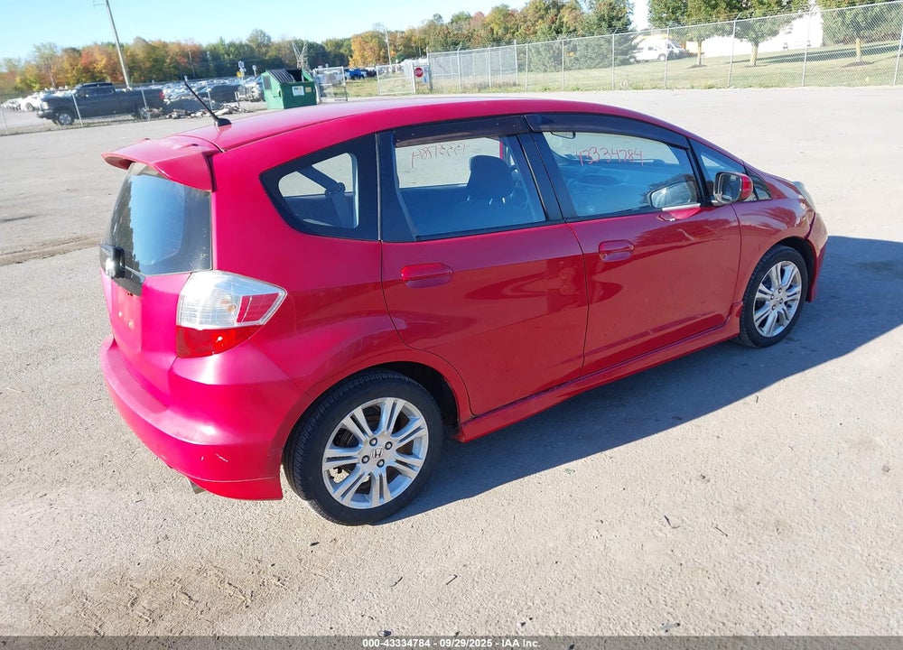 2010 HONDA FIT VIN: JHMGE8H43AC017332