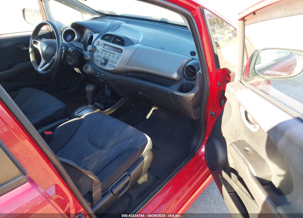 2010 HONDA FIT VIN: JHMGE8H43AC017332