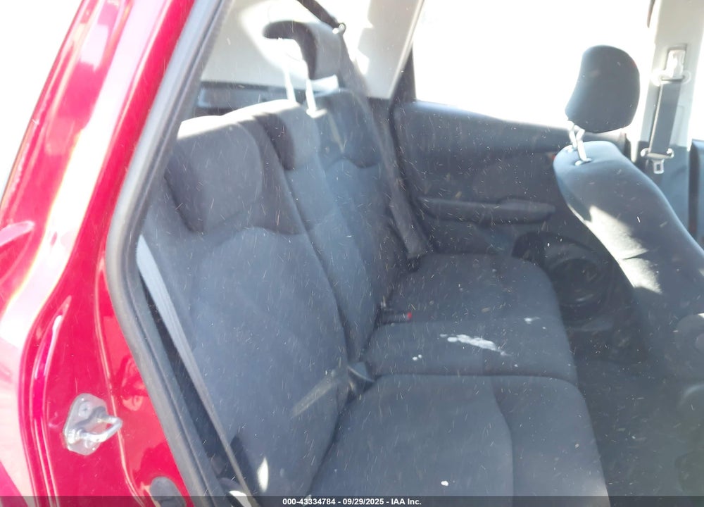2010 HONDA FIT VIN: JHMGE8H43AC017332