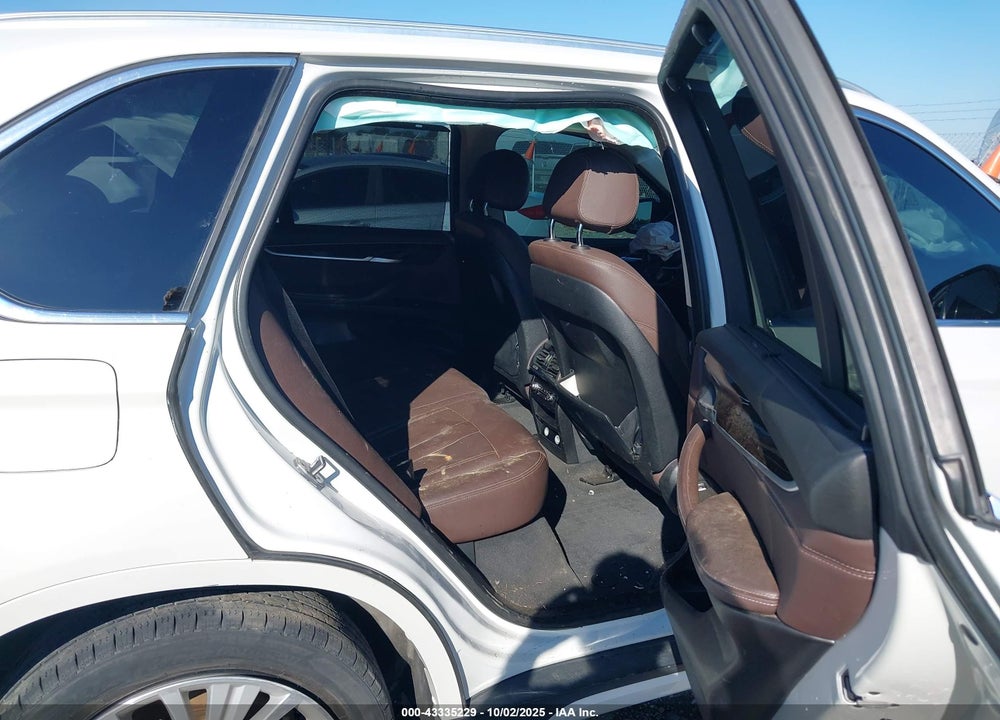 2016 BMW X5 VIN: 5UXKR0C56G0U10042