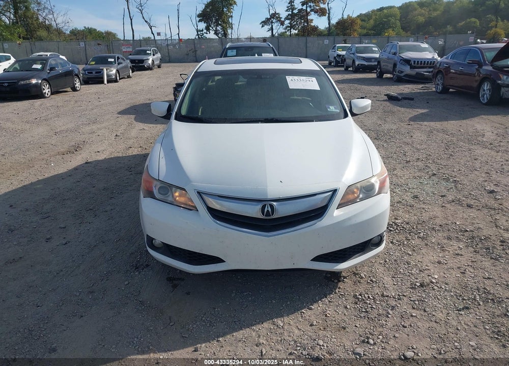2013 ACURA ILX 2.0L VIN: 19VDE1F55DE402579