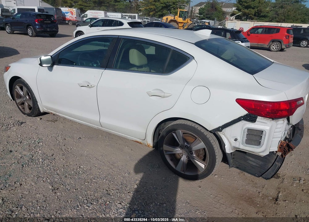 2013 ACURA ILX 2.0L VIN: 19VDE1F55DE402579