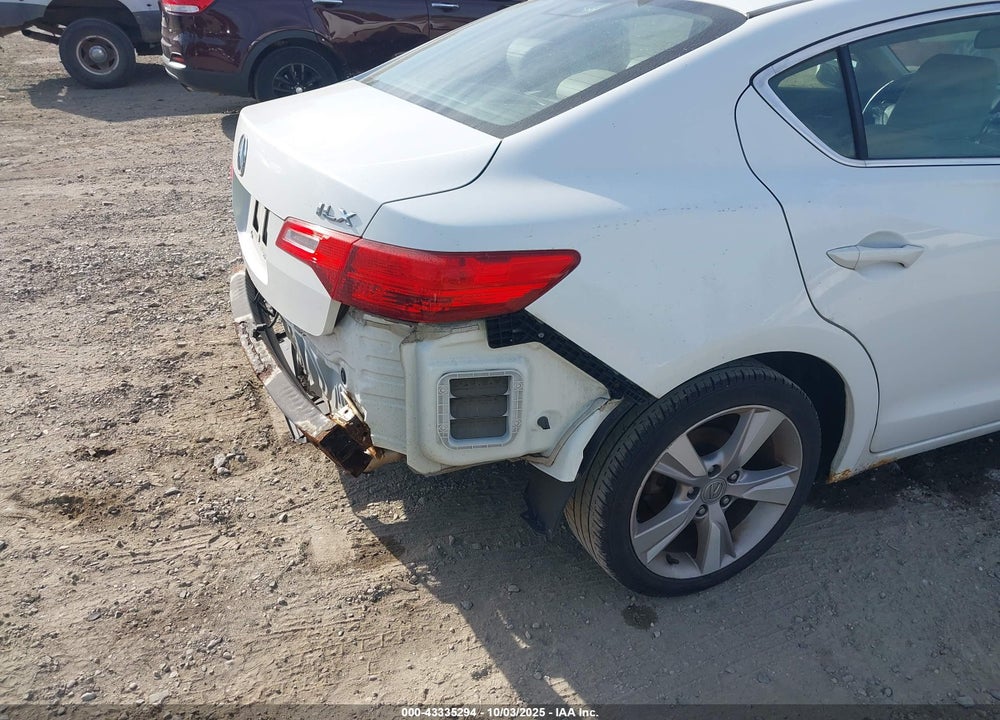 2013 ACURA ILX 2.0L VIN: 19VDE1F55DE402579