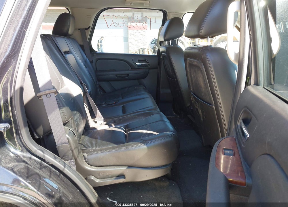 2011 CHEVROLET TAHOE VIN: 1GNSKBE02BR385462