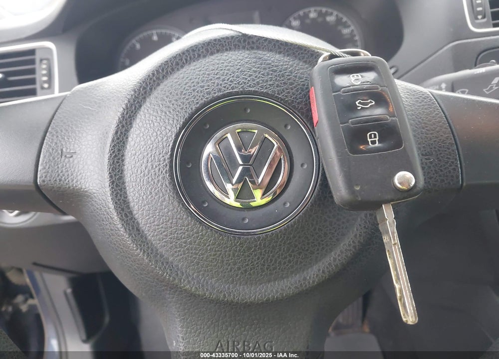 2011 VOLKSWAGEN JETTA VIN: 3VWDZ7AJ3BM325357