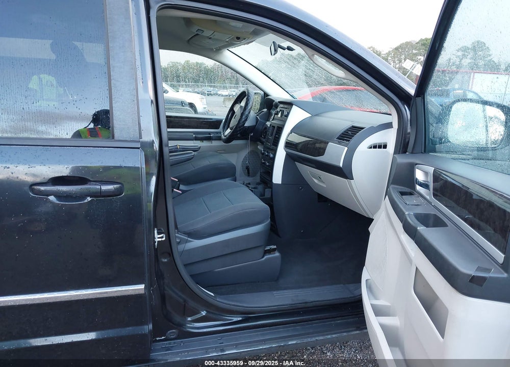 2010 DODGE GRAND CARAVAN SXT VIN: 2D4RN5D19AR409651