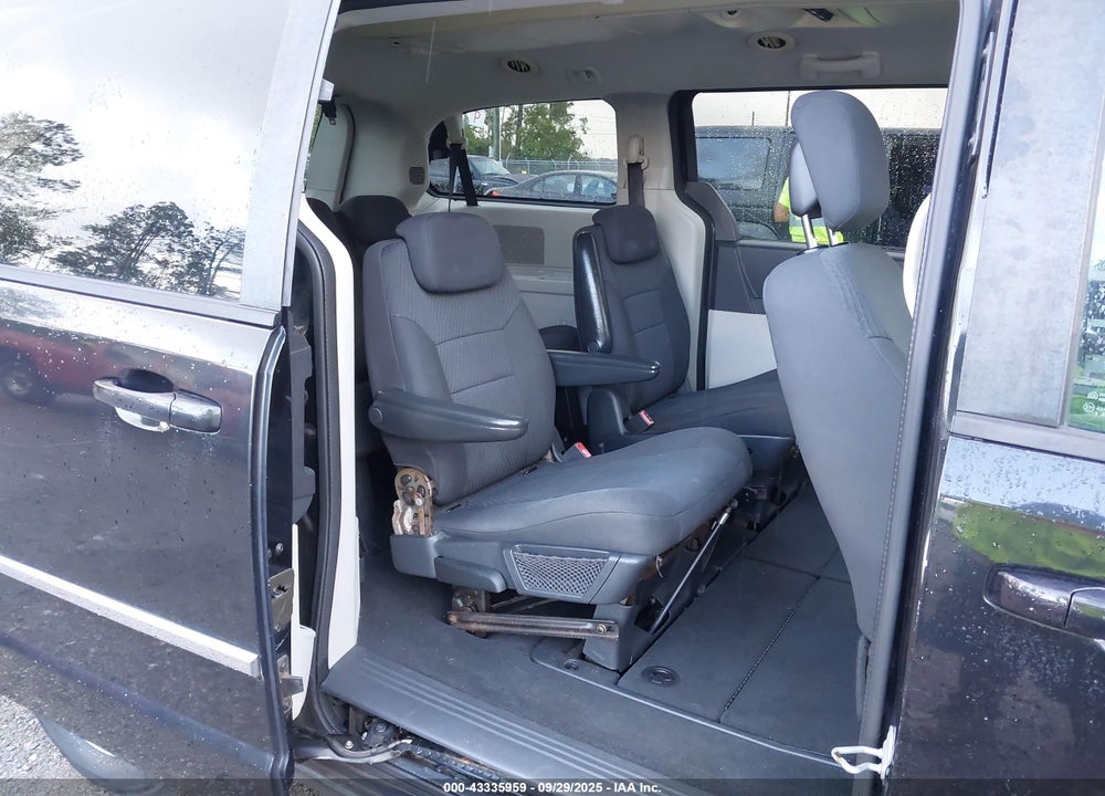 2010 DODGE GRAND CARAVAN SXT VIN: 2D4RN5D19AR409651