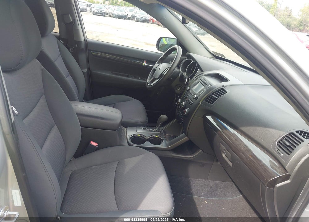 2013 KIA SORENTO VIN: 5XYKT4A65DG409198