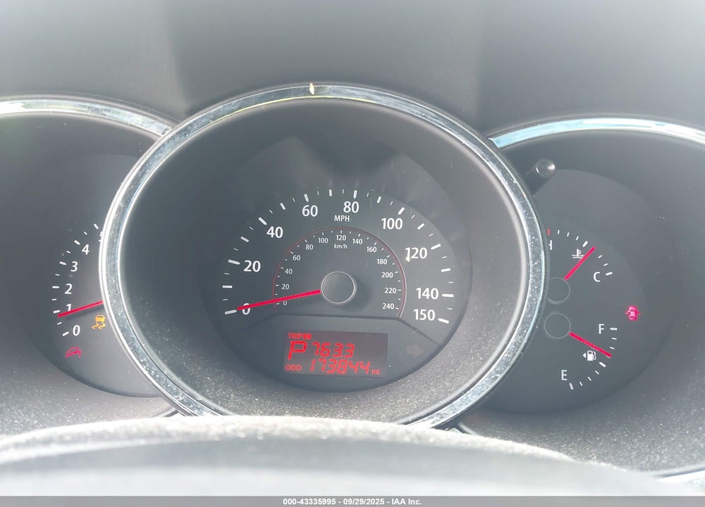 2013 KIA SORENTO VIN: 5XYKT4A65DG409198